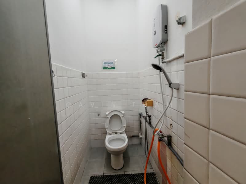 2-storey Terraced House for Sale in Taman Overseas Union (Taman Oug) (Jalan Klang Lama (Old Klang Road)) - Gavin Tham - Bathroom - PropertyGuru.com.my