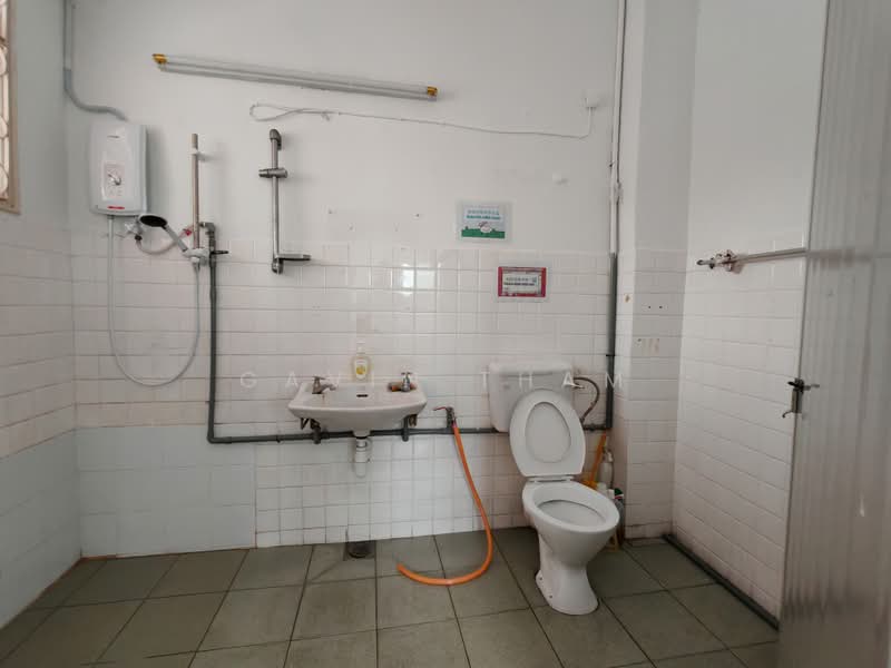 2-storey Terraced House for Sale in Taman Overseas Union (Taman Oug) (Jalan Klang Lama (Old Klang Road)) - Gavin Tham - Bathroom - PropertyGuru.com.my