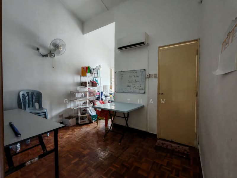 2-storey Terraced House for Sale in Taman Overseas Union (Taman Oug) (Jalan Klang Lama (Old Klang Road)) - Gavin Tham - Study - PropertyGuru.com.my