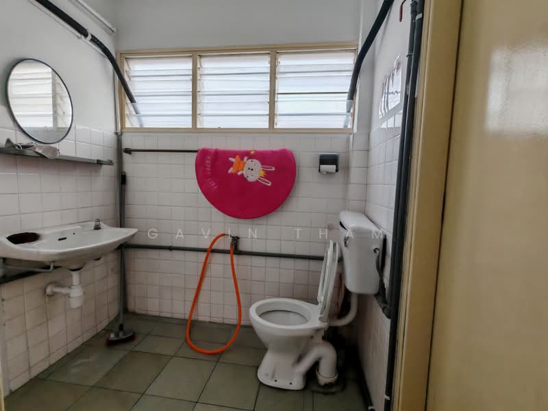 2-storey Terraced House for Sale in Taman Overseas Union (Taman Oug) (Jalan Klang Lama (Old Klang Road)) - Gavin Tham - Bathroom - PropertyGuru.com.my