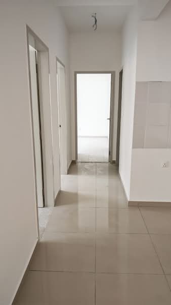 Flat for Rent at IDEAL VENICE RESIDENCY - Hong . - Corridor - PropertyGuru.com.my