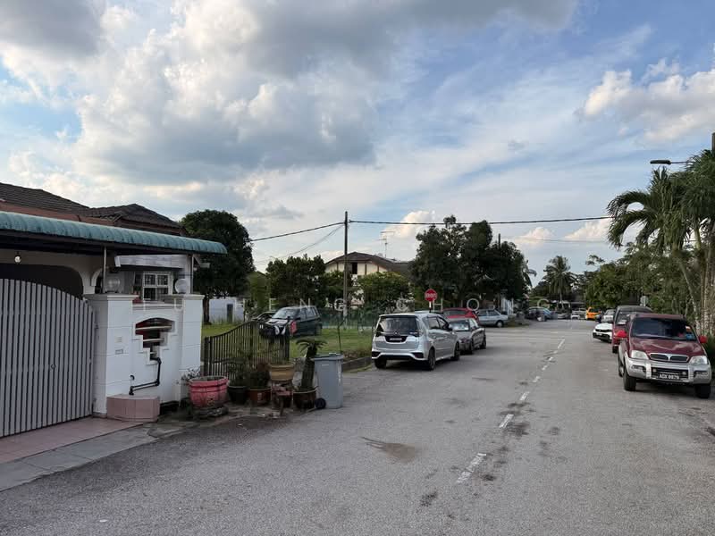 1-storey Terraced House for Sale in Taman Universiti (Skudai) - Fu Heng Chong - Exterior - PropertyGuru.com.my
