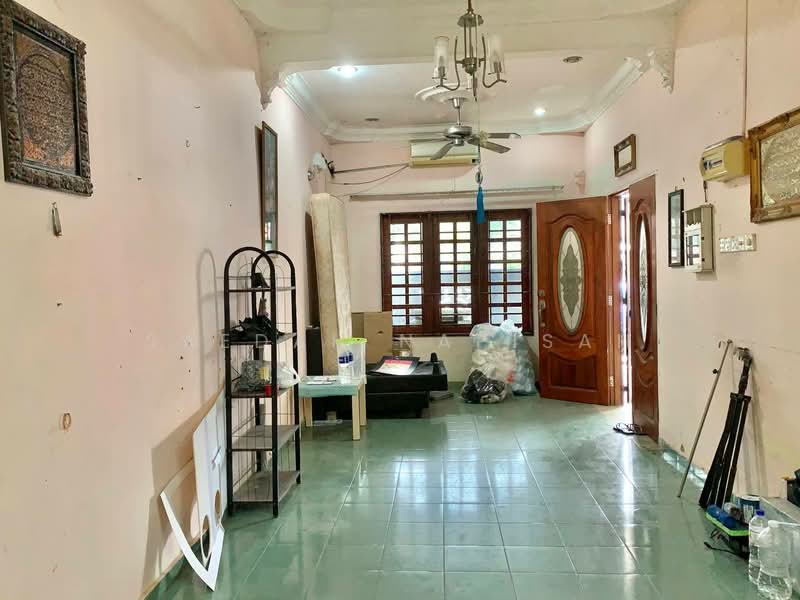 Rumah Teres untuk Dijual di Taman Murni (Batu Pahat) - Saedah Napisah - Living Room - PropertyGuru.com.my