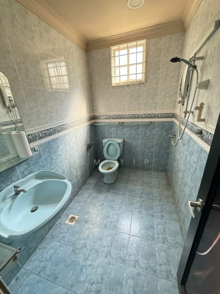 Rumah Teres 2 Tingkat untuk Dijual di Seksyen 6 (Kota Damansara) - Tom Yip - Bathroom - PropertyGuru.com.my
