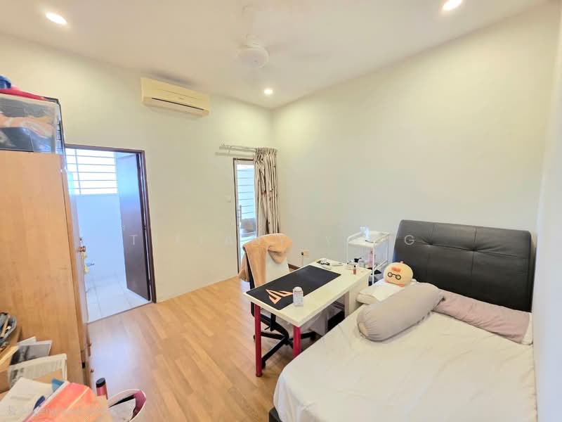 Semi-Detached House for Sale in Taman Anggun (Rawang) - Tiffany Yang - Bedroom - PropertyGuru.com.my