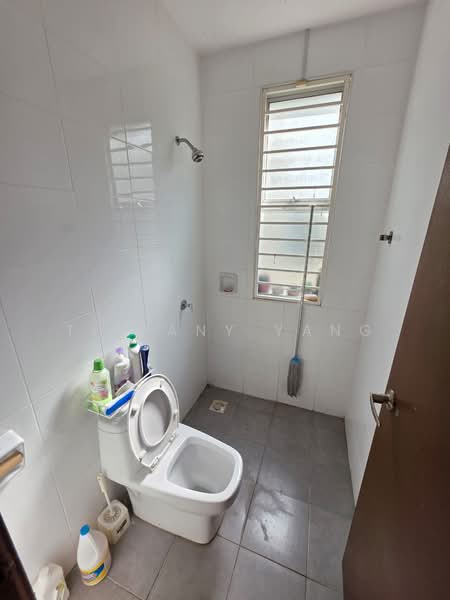 Semi-Detached House for Sale in Taman Anggun (Rawang) - Tiffany Yang - Bathroom - PropertyGuru.com.my