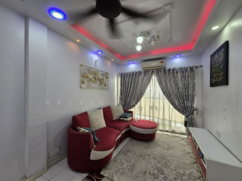 Rumah Flat untuk Dijual di Birchwood Court - Nazrin Hakimin - Living Room - PropertyGuru.com.my