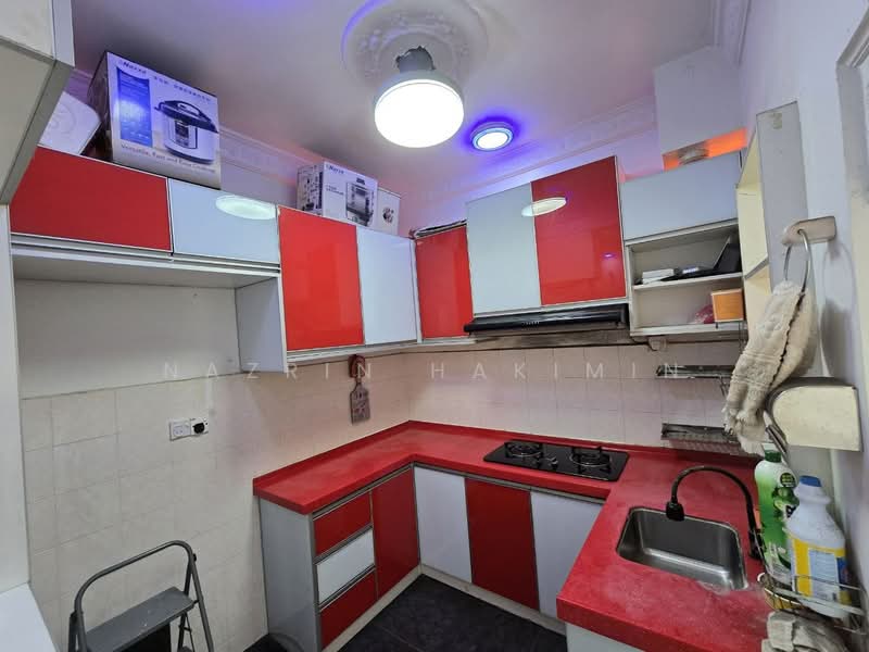 Rumah Flat untuk Dijual di Birchwood Court - Nazrin Hakimin - Kitchen - PropertyGuru.com.my