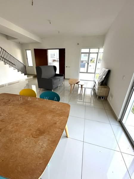 2-storey Terraced House for Sale in Bandar Rimbayu (Telok Panglima Garang) - Hazwan Hilmi - Living Room - PropertyGuru.com.my