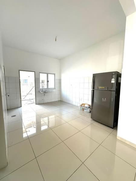2-storey Terraced House for Sale in Bandar Rimbayu (Telok Panglima Garang) - Hazwan Hilmi - Kitchen - PropertyGuru.com.my