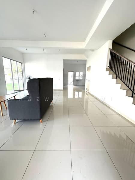 2-storey Terraced House for Sale in Bandar Rimbayu (Telok Panglima Garang) - Hazwan Hilmi - Living Room - PropertyGuru.com.my