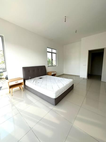 2-storey Terraced House for Sale in Bandar Rimbayu (Telok Panglima Garang) - Hazwan Hilmi - Bedroom - PropertyGuru.com.my