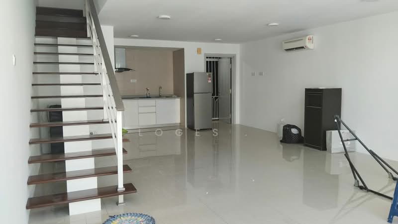 Kondominium untuk Dijual di Arte Subang West - Loges . - Living Room - PropertyGuru.com.my