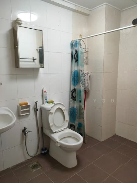 Service Residence for Sale at D'Alamanda - Florence You - Bathroom - PropertyGuru.com.my