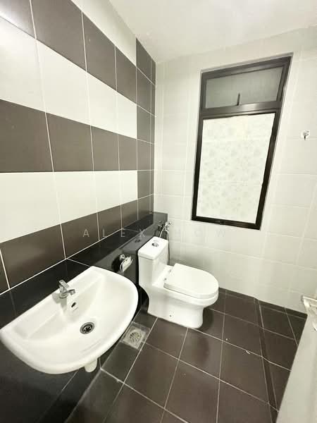 Apartment for Sale at Austin Regency (Pangsapuri Austin Perdana) - Alex How - Bathroom - PropertyGuru.com.my