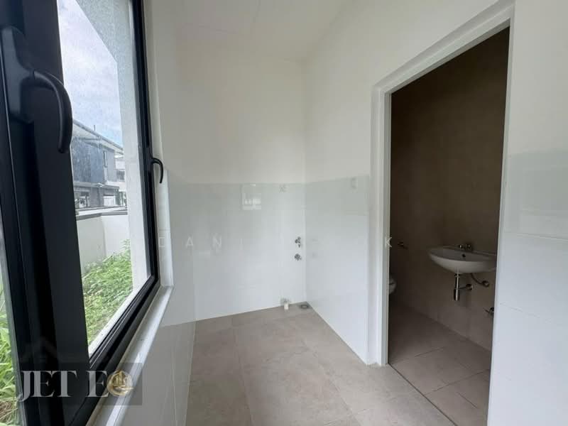 2-storey Terraced House for Sale in Bandar Tropicana Aman (Telok Panglima Garang) - Daniel Kok - Bathroom - PropertyGuru.com.my