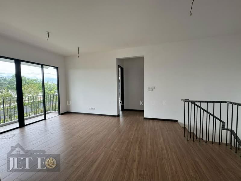 2-storey Terraced House for Sale in Bandar Tropicana Aman (Telok Panglima Garang) - Daniel Kok - Living Room - PropertyGuru.com.my