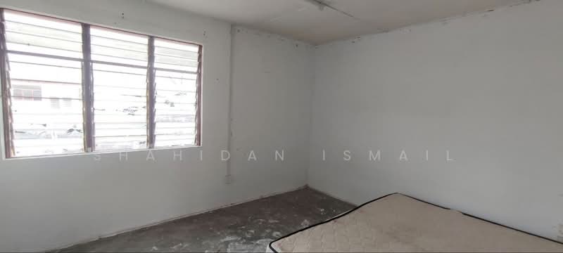 Rumah Teres 2 Tingkat untuk Dijual di Taman Budiman (Banting) - Shahidan Ismail - Bedroom - PropertyGuru.com.my