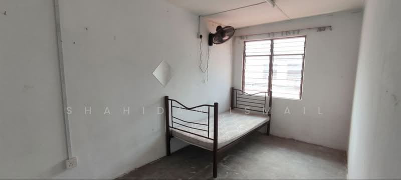 Rumah Teres 2 Tingkat untuk Dijual di Taman Budiman (Banting) - Shahidan Ismail - Bedroom - PropertyGuru.com.my