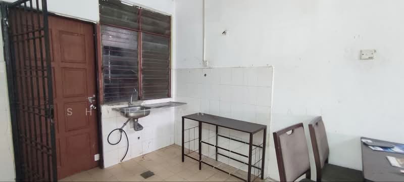 Rumah Teres 2 Tingkat untuk Dijual di Taman Budiman (Banting) - Shahidan Ismail - Kitchen - PropertyGuru.com.my
