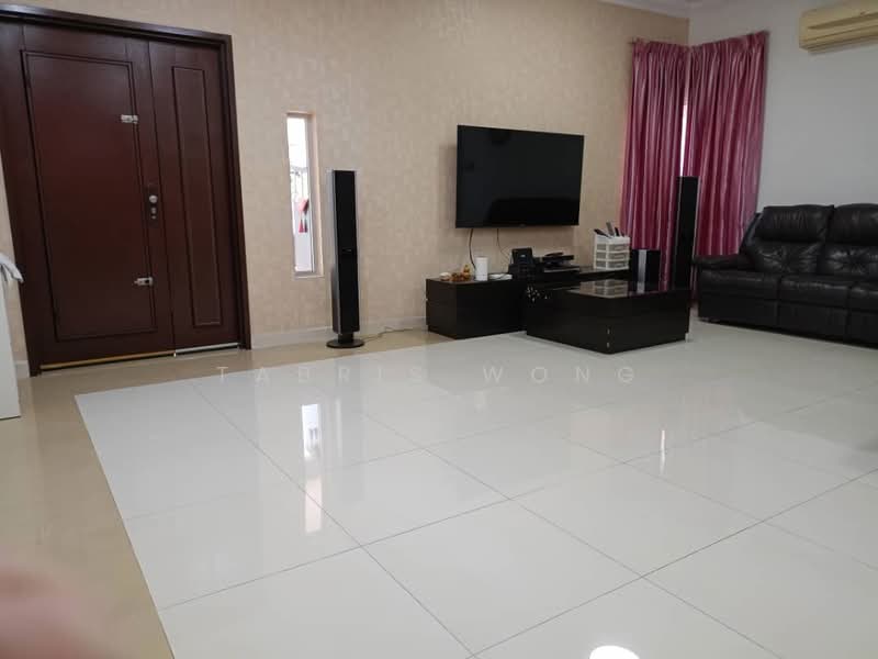 Rumah Berkembar untuk Dijual di Bukit Raja (Selangor) - Tabris Wong - Living Room - PropertyGuru.com.my