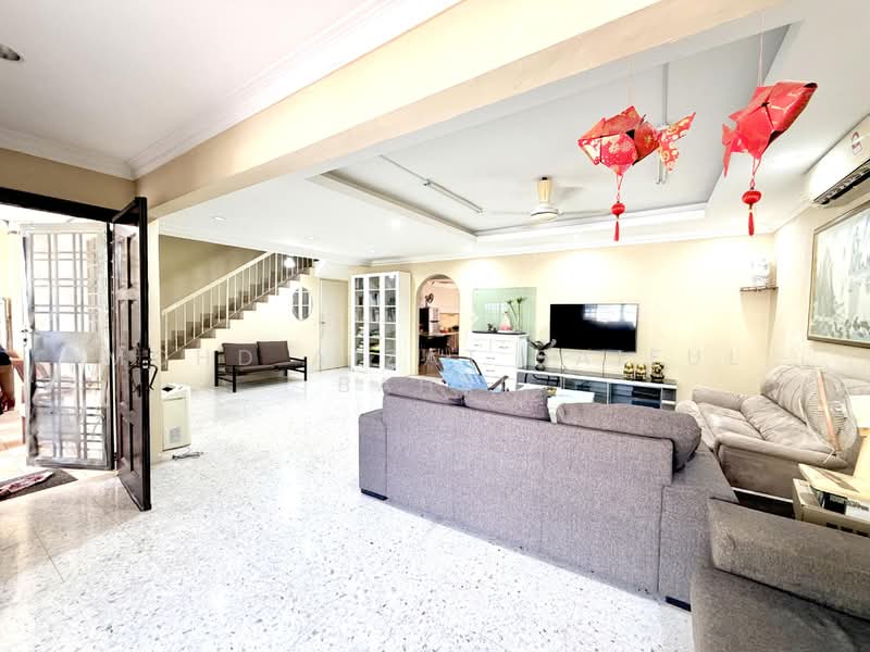 Rumah Teres 2 Tingkat untuk Dijual di Taman Putra Perdana (Puchong) - Mohd Aizat Saiful Bahri - Living Room - PropertyGuru.com.my