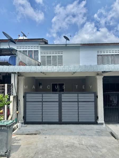 Rumah Teres 2 Tingkat untuk Dijual di Taman Intan (Kluang) - Marcus Tey - Exterior - PropertyGuru.com.my