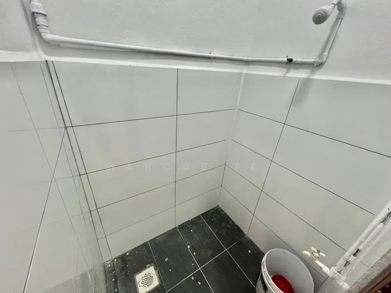 Rumah Teres 2 Tingkat untuk Dijual di Taman Intan (Kluang) - Marcus Tey - Bathroom - PropertyGuru.com.my