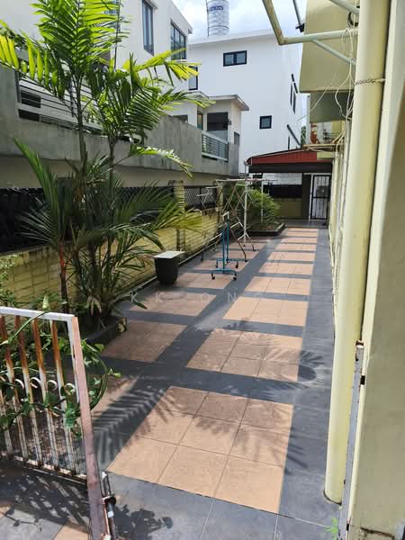 Rumah Teres 3 Tingkat untuk Disewa di Taman Desa Seputeh (Seputeh) - KK Ong - PropertyGuru.com.my