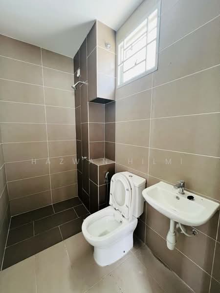 2-storey Terraced House for Sale in Kajang (Selangor) - Hazwan Hilmi - Bathroom - PropertyGuru.com.my