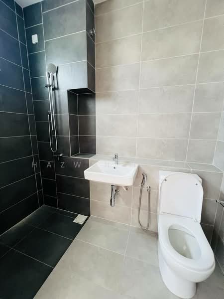2-storey Terraced House for Sale in Kajang (Selangor) - Hazwan Hilmi - Bathroom - PropertyGuru.com.my