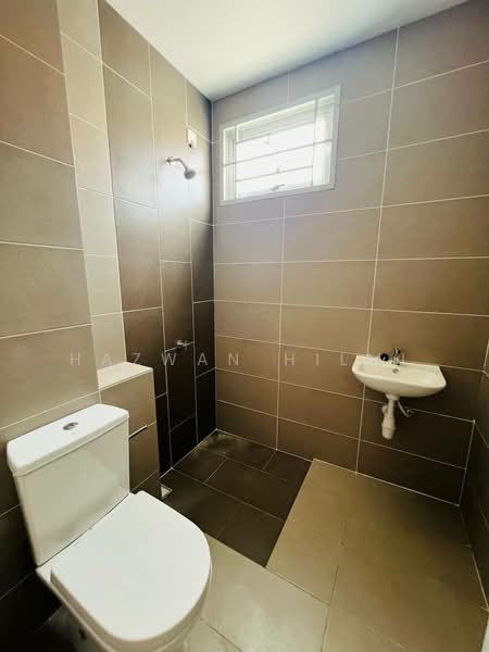 2-storey Terraced House for Sale in Kajang (Selangor) - Hazwan Hilmi - Bathroom - PropertyGuru.com.my