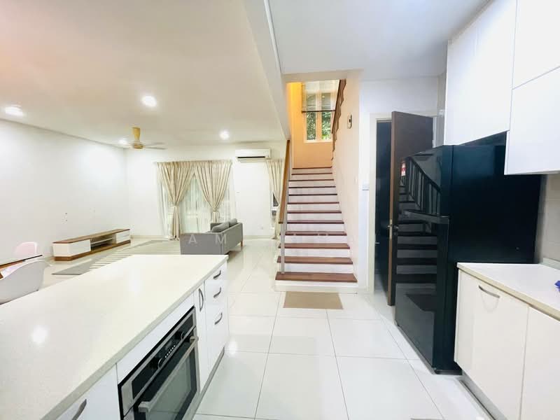 Rumah Teres 2 Tingkat untuk Disewa di Ulu Kelang (Kuala Lumpur) - Sam Jamal - Living Room - PropertyGuru.com.my