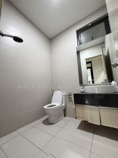 Rumah Berkembar untuk Disewa di Taman Equine (Seri Kembangan) - Pristine Low - Bathroom - PropertyGuru.com.my