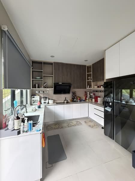 Rumah Berkembar untuk Disewa di Taman Equine (Seri Kembangan) - Pristine Low - Kitchen - PropertyGuru.com.my