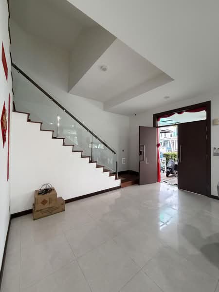 Rumah Berkembar untuk Disewa di Taman Equine (Seri Kembangan) - Pristine Low - Entrance - PropertyGuru.com.my