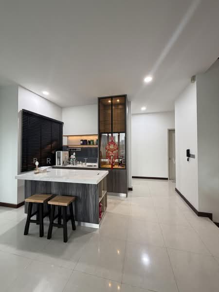Rumah Berkembar untuk Disewa di Taman Equine (Seri Kembangan) - Pristine Low - Kitchen - PropertyGuru.com.my