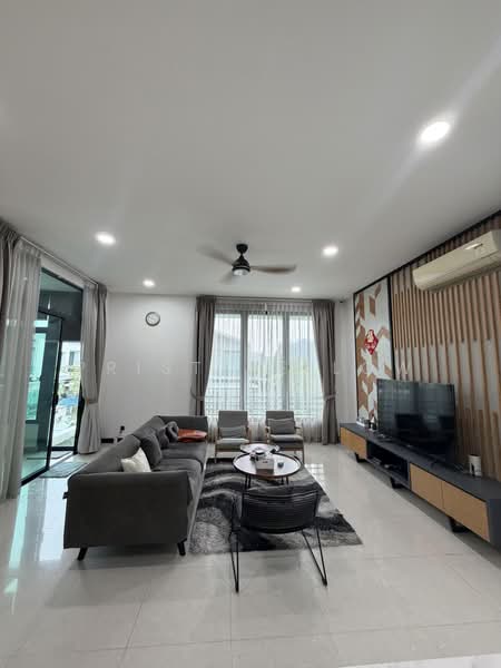 Rumah Berkembar untuk Disewa di Taman Equine (Seri Kembangan) - Pristine Low - Living Room - PropertyGuru.com.my