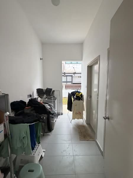 Rumah Berkembar untuk Disewa di Taman Equine (Seri Kembangan) - Pristine Low - Interior - PropertyGuru.com.my