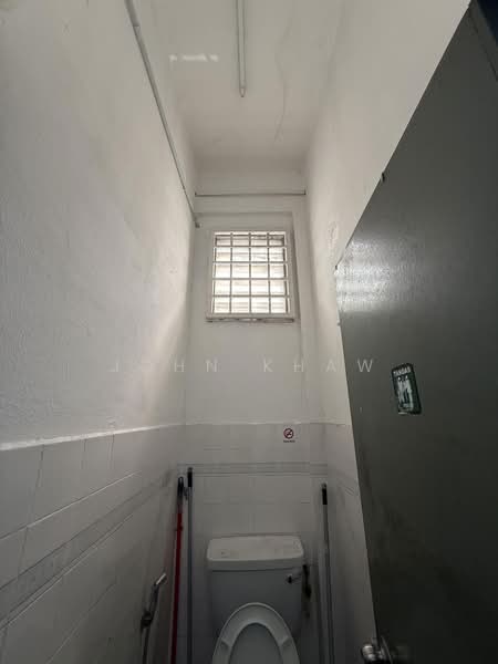Shop for Rent in Puchong (Selangor) - John Khaw - Bathroom - PropertyGuru.com.my