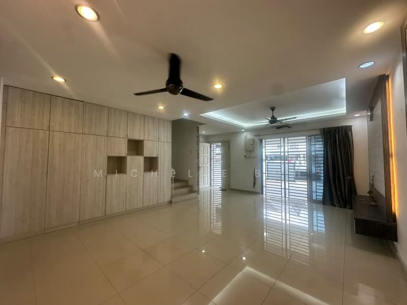 Rumah Teres untuk Dijual di Kemuning Utama (Shah Alam) - Michelle Boh - Living Room - PropertyGuru.com.my