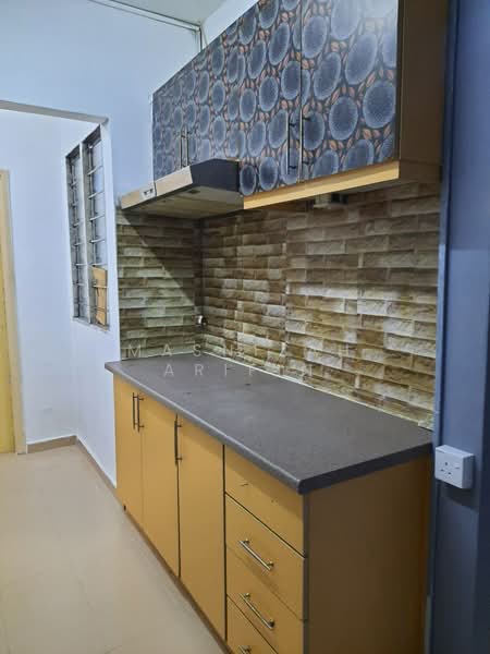 Pangsapuri untuk Dijual di Aman Putra Apartment - Masnizah Arifin - Kitchen - PropertyGuru.com.my