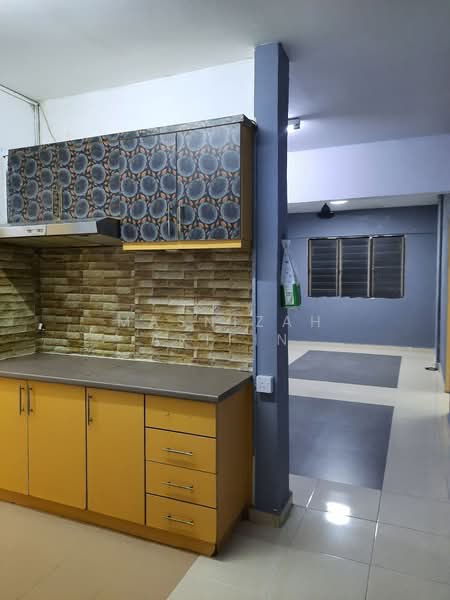 Pangsapuri untuk Dijual di Aman Putra Apartment - Masnizah Arifin - Kitchen - PropertyGuru.com.my