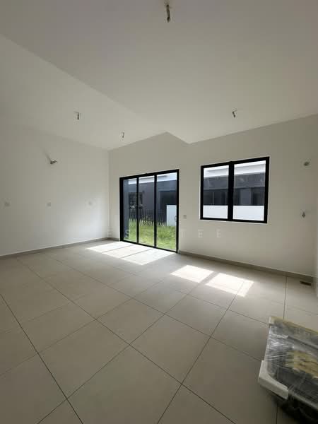 Rumah Berkembar untuk Dijual di Eco Ardence (Setia Alam) - Jess Tee - Living Room - PropertyGuru.com.my