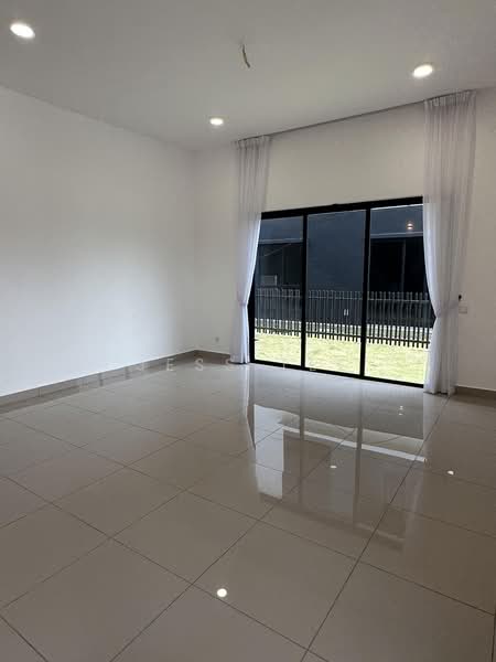 Rumah Berkembar untuk Dijual di Eco Ardence (Setia Alam) - Jess Tee - Living Room - PropertyGuru.com.my