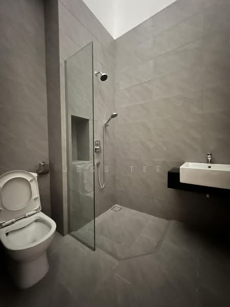 Rumah Berkembar untuk Dijual di Eco Ardence (Setia Alam) - Jess Tee - Bathroom - PropertyGuru.com.my