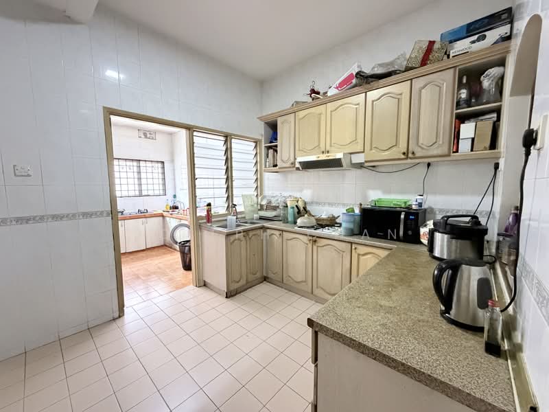 2-storey Terraced House for Sale in Bukit Jelutong (Shah Alam) - Joseph Chan - Kitchen - PropertyGuru.com.my