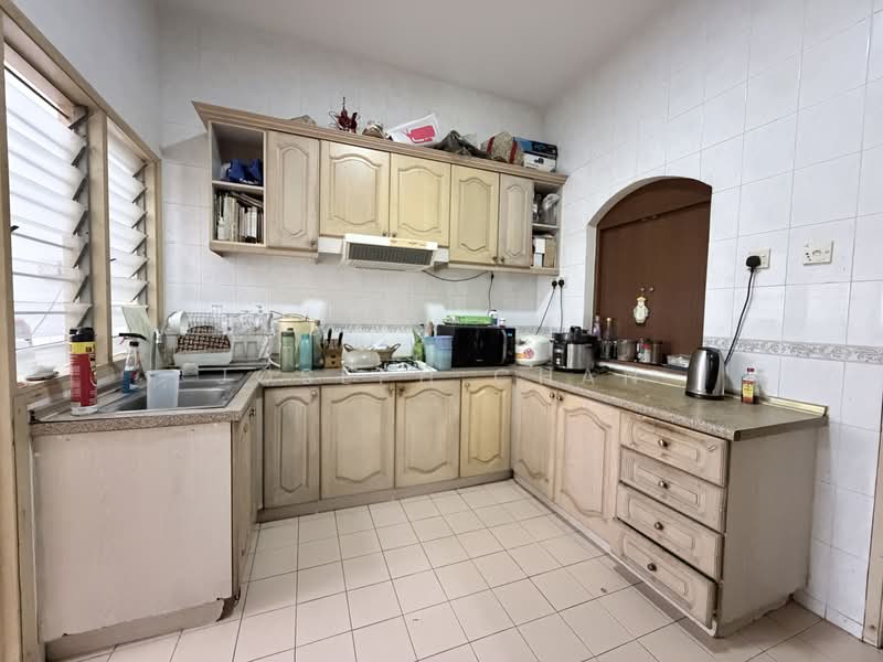 2-storey Terraced House for Sale in Bukit Jelutong (Shah Alam) - Joseph Chan - Kitchen - PropertyGuru.com.my