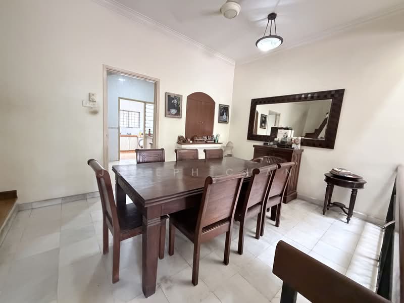 2-storey Terraced House for Sale in Bukit Jelutong (Shah Alam) - Joseph Chan - Dining Room - PropertyGuru.com.my