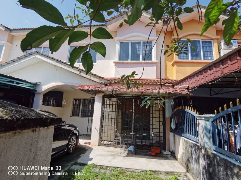 1.5-storey Terraced House for Sale in Beranang (Selangor) - Shahidan Ismail - Exterior - PropertyGuru.com.my